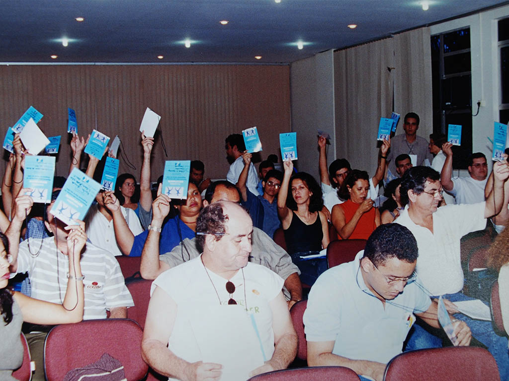 1999 - Plenárias Estatuintes foram realizadas em todo Estado
