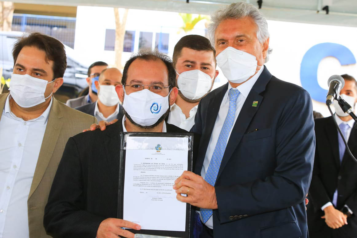 Antonio Cruvinel Borges Neto –  Da moda ao reitorado