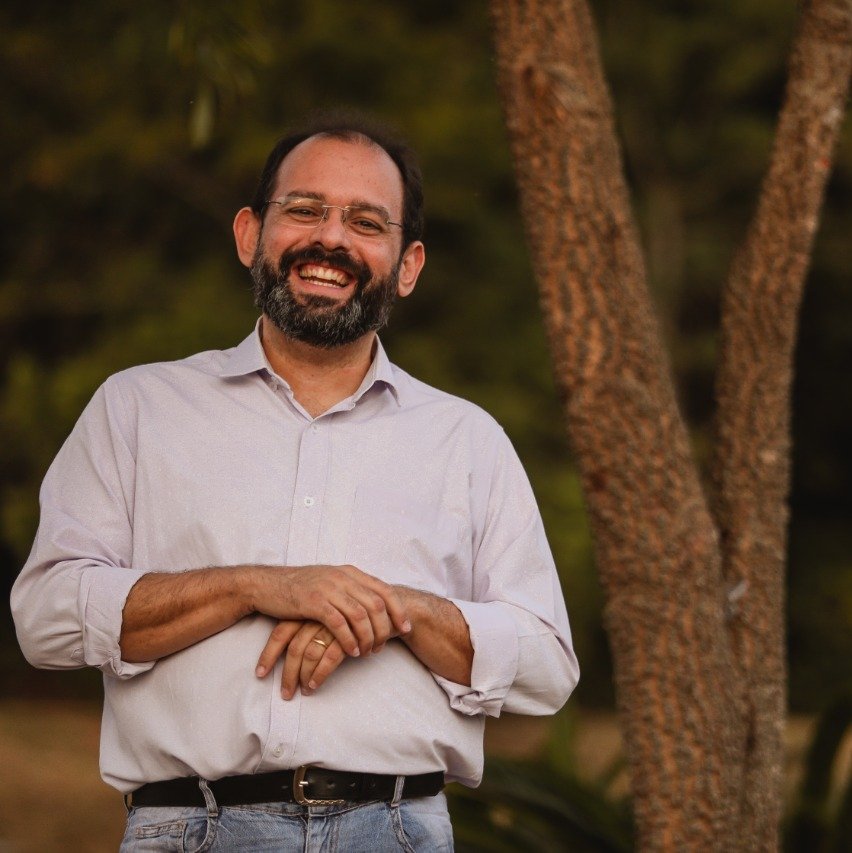 Antonio Cruvinel Borges Neto –  Da moda ao reitorado